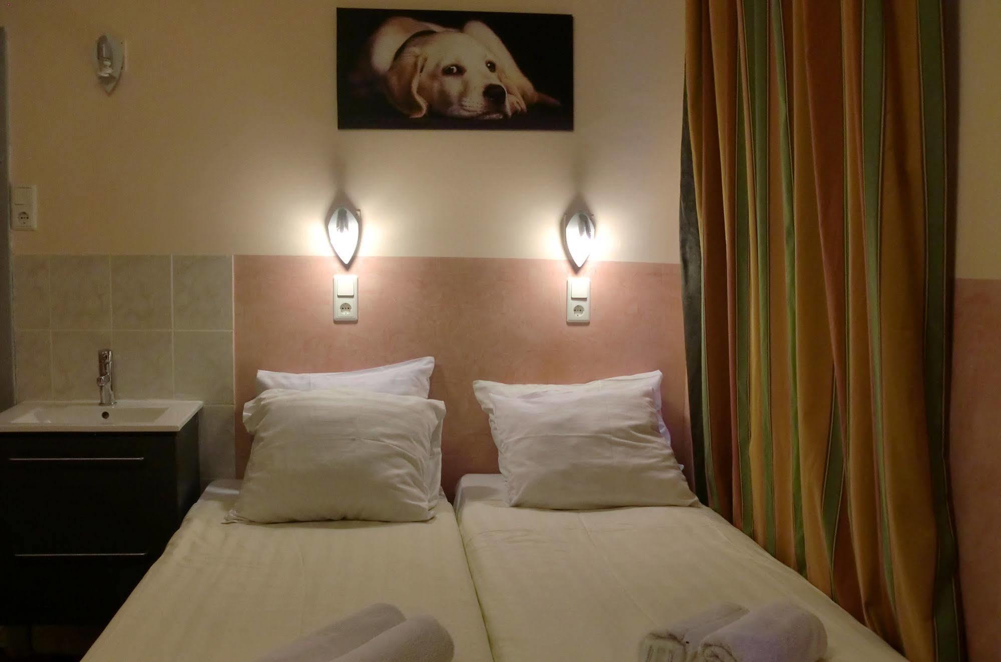 Budget Hotel Neutraal Amsterdam Dış mekan fotoğraf